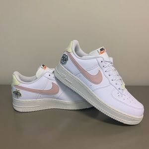 Nike Air Force 1. White/Pink